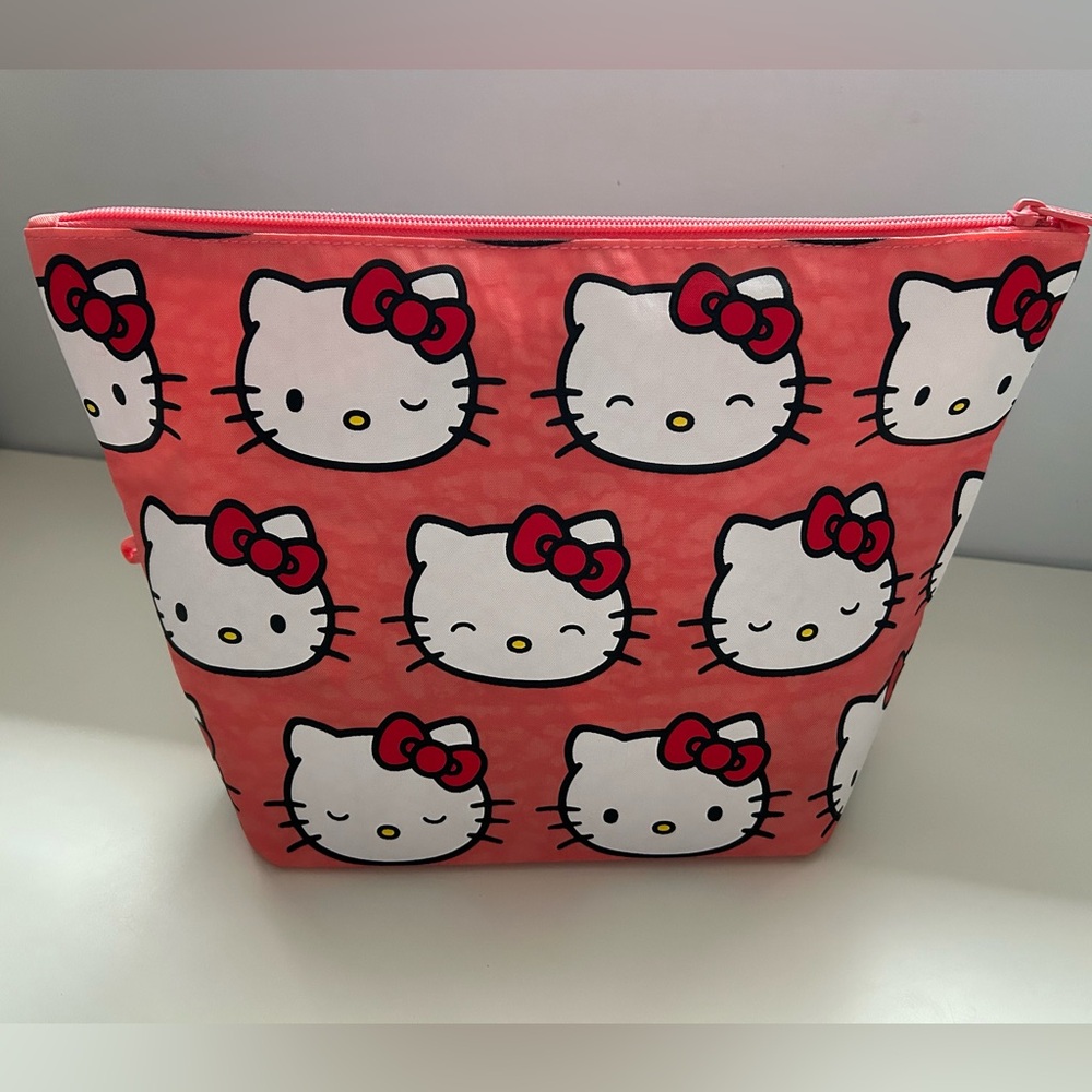 BAGGU Hello Kitty Go Pouch Large NWOT